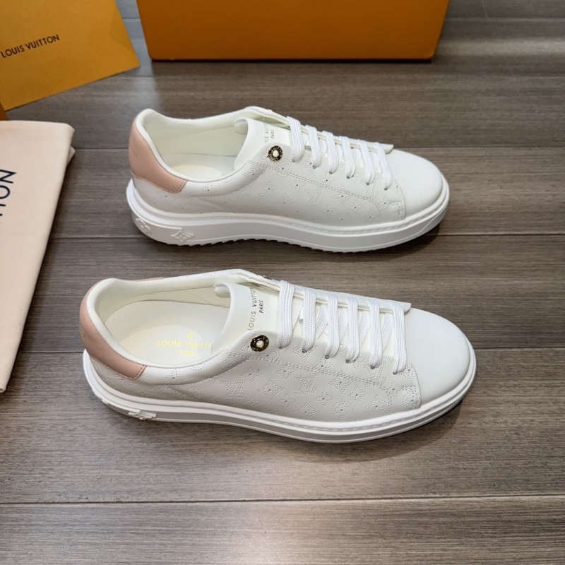 l**is V*t*n sneakers